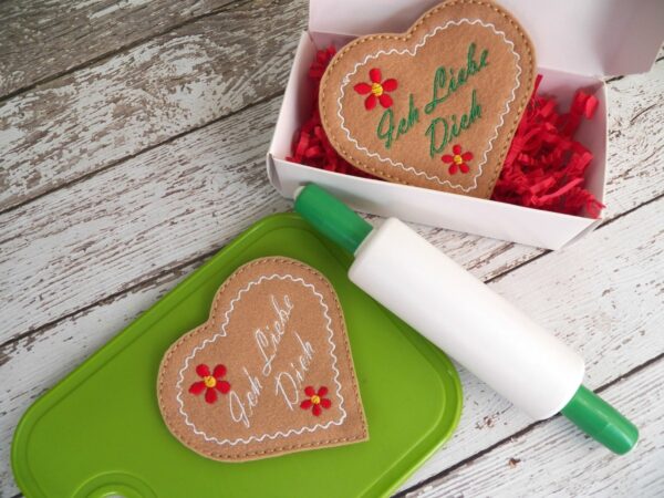 Gingerbread Heart Felt Cookie